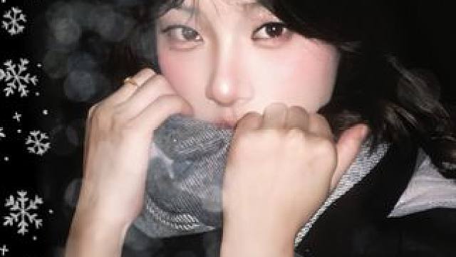 享受预制人生，素颜美貌也能靠自己造～#麦吉丽素颜三部曲 #麦肤因 #麦吉丽 #闪光灯拍照 #秋冬氛围