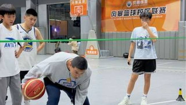 #篮球 #篮球需要沉淀 #篮球教学 
绳控强化突破重心（二）
｜坠步压重心启动胯下转换
｜胯下压重心