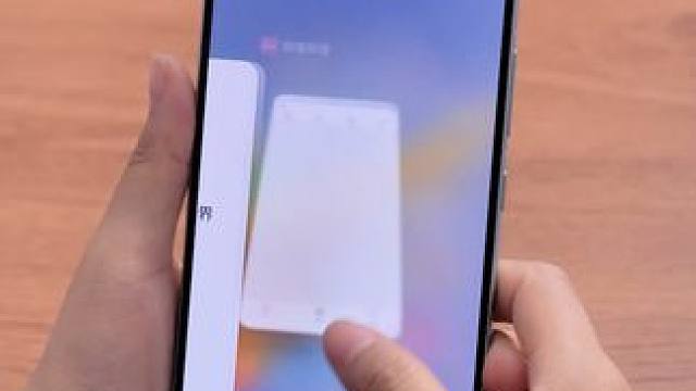 当《野蜂飞舞》遇上原生鸿蒙系统~~~ 这是吃了多少吨德芙才能有的丝滑！！！#鸿蒙NEXT#手机流畅度