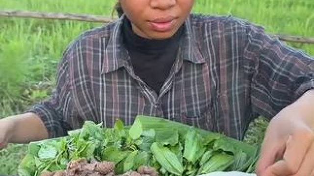 东南亚特色美食牛胎盘 #我的乡村生活 #原始美味 #农村美食 #农场生活