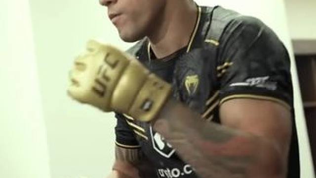 当我们在谈论火线救场的时候，我们在谈论什么？#UFC