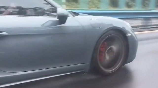 遇到雨天开车怎么办