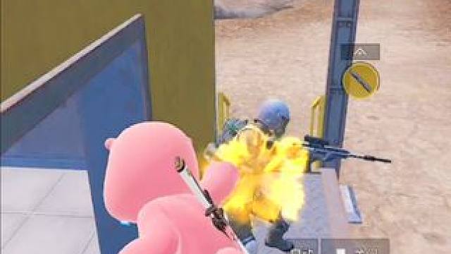 蝴蝶刀阴人教学！对手丢枪求饶！ #和平精英地铁逃生 #和平精英战场进化