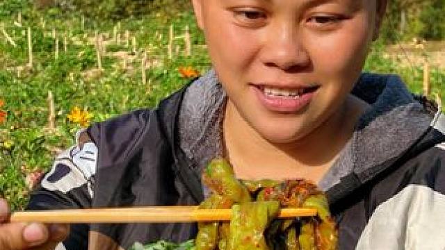 今天炒一锅辣椒直接盖饭吃 #美食 #辣椒 #美食分享 #农村生活