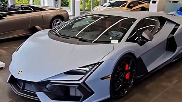 “加油相信以你的能力三年内拿下它”没问题吧？ #兰博基尼 #超跑