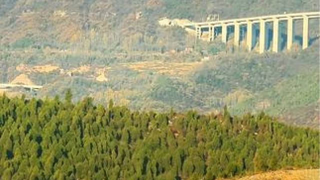 沿太行山高速开通后，河南林州有九个出口，林州站、青年洞站、红旗渠站、太行大峡谷站、林州南站、桂林站、