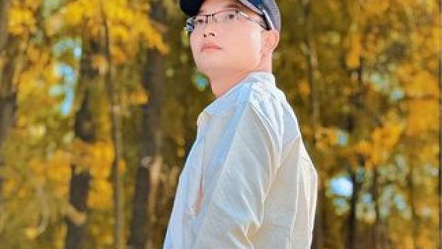 小树林如何自拍美照，两个常用拍摄角度拍出唯美照#手机摄影 #八爪鱼支架 #拍摄技巧 #小树林