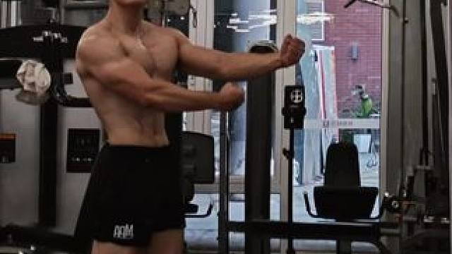 还剩15天，已经开始期待最终状态了 #健身