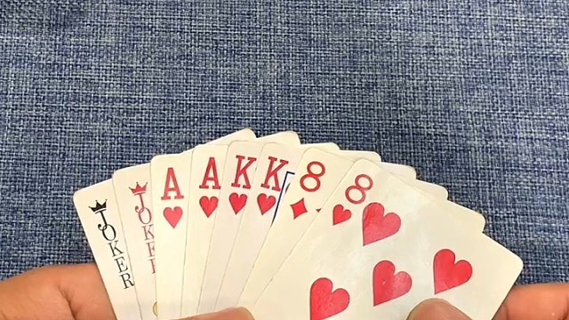 一对小二很清高呀