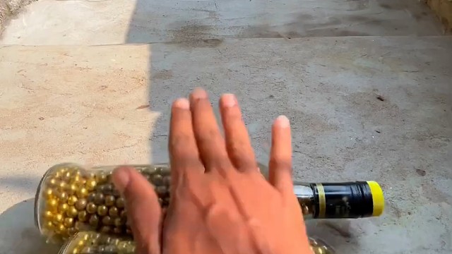 楼梯滚瓶子爆破解压时刻