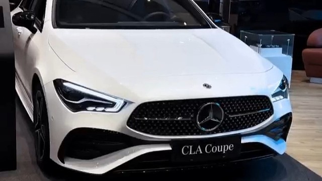 20多万的颜值担当，进口无边框四门轿跑，你选#奔驰C级 还是会选这台#奔驰CLA 呢？ #梅赛德斯奔