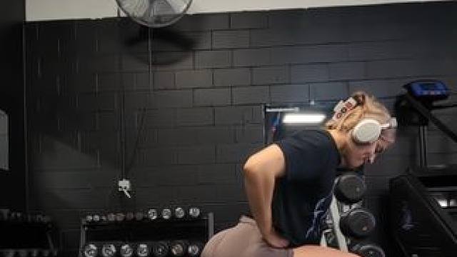 #健身打卡day #运动女孩 这不比后撤箭步蹲丝滑！#完美身材 #箭步蹲 #臀腿训练