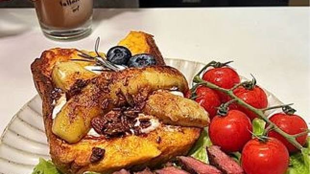 早餐｜黄油香蕉法式吐司➕香煎牛排➕可可拿铁 #早餐 #一人食记 #vlog日常