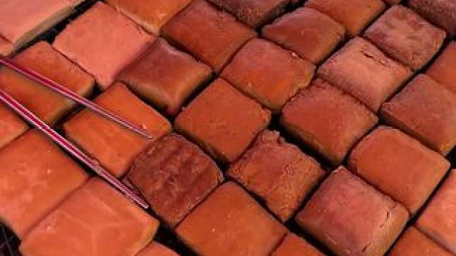 你们能吃几块这个臭豆腐 #地方特色美食 #路边摊美味 #家乡的味道 #生活的烟火气息 #烤豆腐