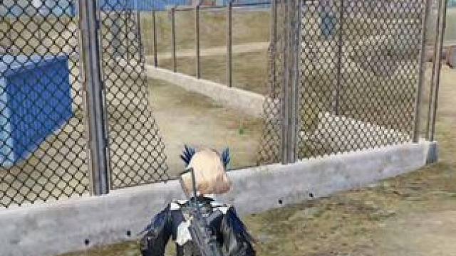 卧底撞主播刷屏！趁机辐射区捡漏！ #和平精英地铁逃生 #和平精英战场进化