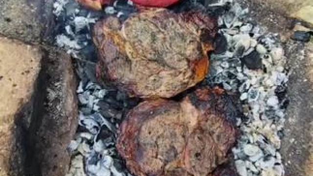 户外炭烧牛排 #露营报告 #menwiththepot