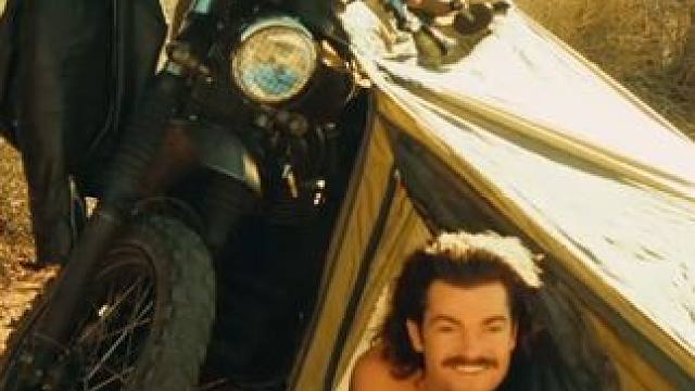 复古机车｜在这个时代，我们从不缺自由
只是缺少对抗这个世界的勇气
#复古机车 #机车摩旅 #机车露营