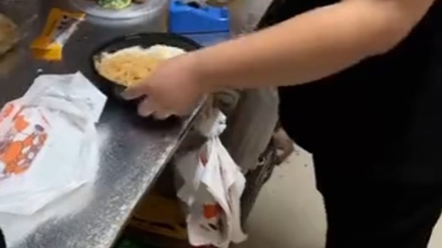 手里拿的那个，就是我收藏0.1元的福利吗