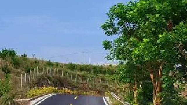 白马到石笋，刚建好的公路