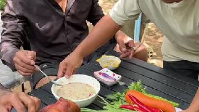 碳烤猪头 #东南亚矮子#碳烤猪头#东南亚美食 #东南亚矮子#东南亚八面佛