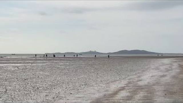 #总有一片海值得你去看看 #向着大海说一个你的愿望 #一起沉沦在绝美的海边 #目之所及皆是回忆 #问