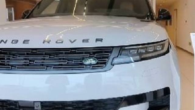 挑战带金假表去路虎4s店买揽胜的一天，看看销售是啥反应？#dou是好车 #路虎 #挑战 #带你懂车 