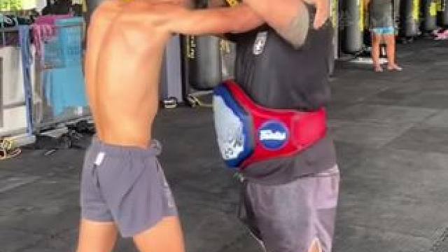 泰拳内卫技术#泰拳 #格斗 #玩出你的热爱 #现场实拍 #暴力美学