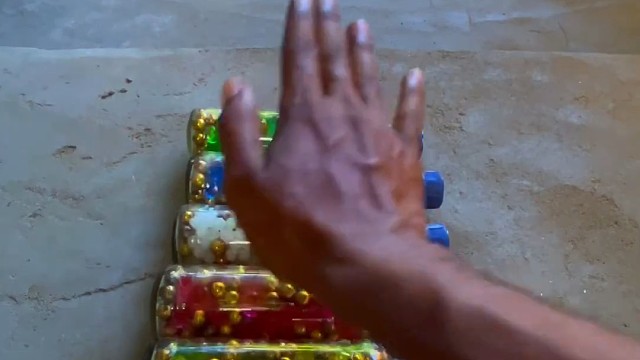 楼梯滚瓶子爆破解压时刻