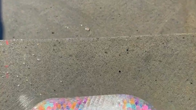 楼梯滚瓶子爆破解压时刻