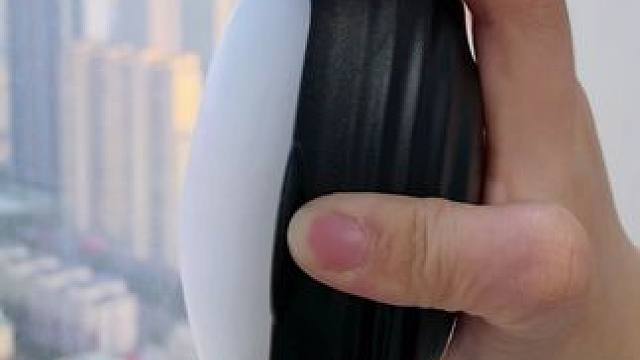 神奇的粘毛器!不仅能轻松清理头发和猫猫狗狗掉落的毛发，水一冲就干净能继续用了 #粘毛神器  #养猫人