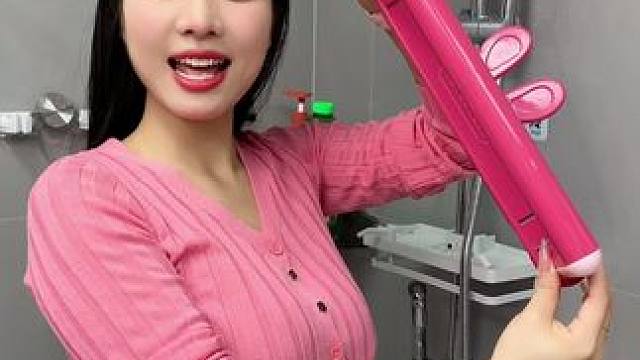 #可伸缩拖鞋架   凉鞋拖鞋用它收纳不占空间，还能当个#可伸缩毛巾架  使用，卫生间干净整洁多了#免