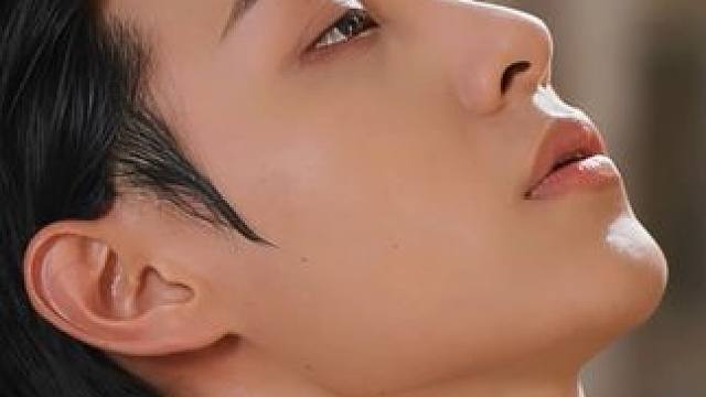 姐妹们谁懂啊，几天了还没从这男人的颜里走出来