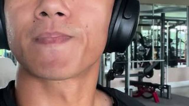 练蒙圈了，后面好几个动作忘了拍#徐利奥的足球生活 #健身 #泰国吞武里大学