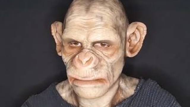 #国外视频分享 #恶魔面具 #面具下的男人 #面具