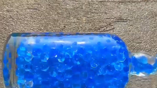 楼梯滚瓶子爆破解压时刻