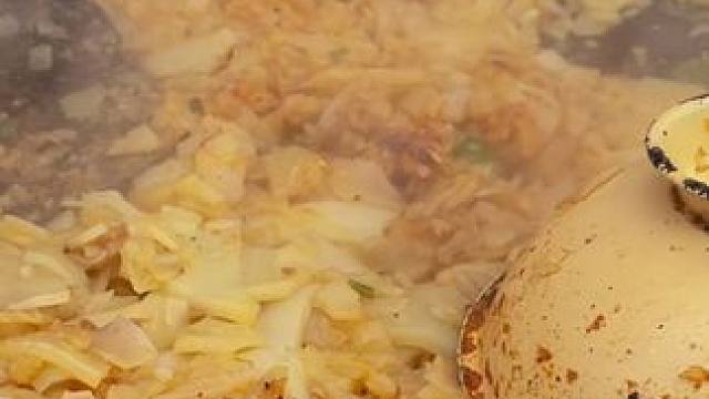 灵宝南田星期天集市上的美味小吃#赶大集 #吃特色小吃#家乡的味道 #人间烟火最抚人心 #农村大集人间