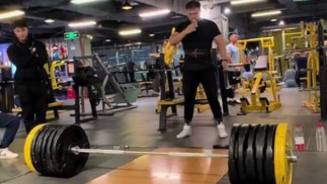 #自律 硬拉300kg