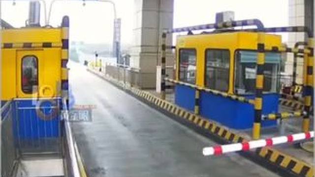 很多朋友买了车，不知道这个有什么用，它无需流量，无需卡，插USB供电即可使用，车速，语音播报，真的太