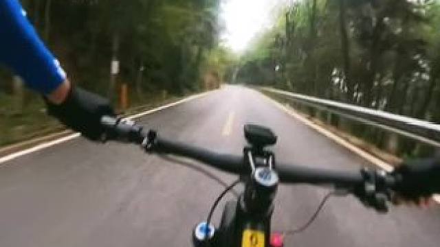 原来山地车下坡也能那么爽 #摇车是一种信念 #每一帧都是热爱