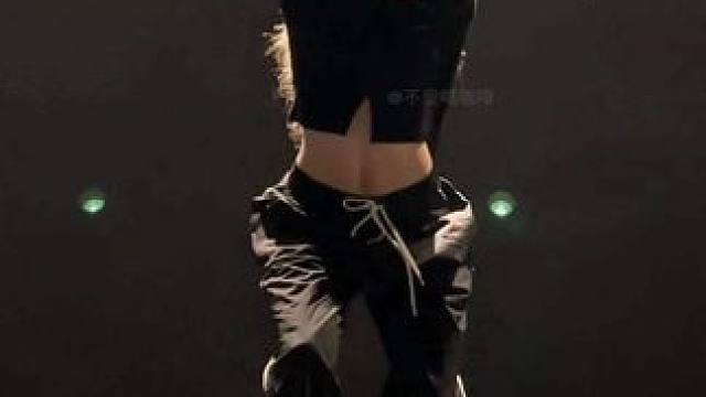 来财来财  被指到的人都发财#翻跳 #八方来财dj #来财来财dj舞 #一学就会系列