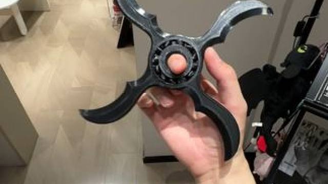 没有男生会拒绝佐助的风魔手里剑吧~ #有男生会拒绝这个玩具吗 #酷炫 #佐助 #火影忍者