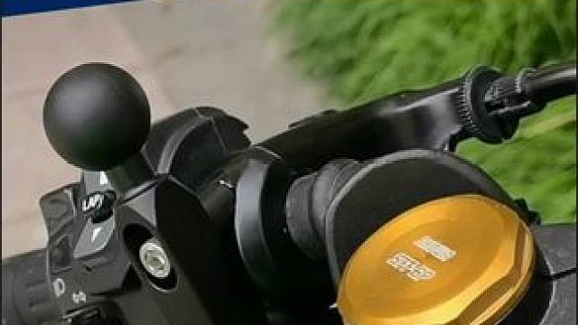 摩托手机支架安装教学… 手机支架你不知道的两个安装位置，今天分享第一种:三星孔(中轴膨胀)位置……#