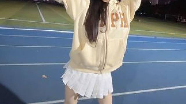 我也来凑凑热闹 #凑热闹超甜舞蹈挑战 #甜妹统治世界 #甜妹 #操场上从来不缺舞者 #闯入镜头的生命