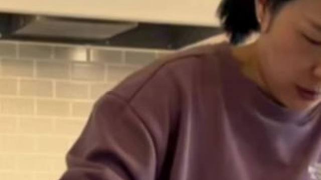 小黄教君君凯文拼音，小黑板真实用 #小黄远嫁美国