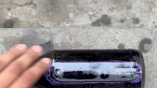 楼梯滚瓶子爆破解压时刻