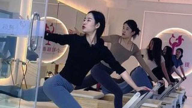 60分钟普拉提核心床让你5分钟看完，喜欢记得点赞收藏哦，喜欢口令讲解版的亲们，下方评论区留言告诉我哦