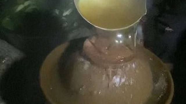 白菜太稠了，吃也吃不完，今天咱们做个#酸白菜 以后做个#酸菜鱼 #酸菜五花肉 老得劲了！
#农村美食