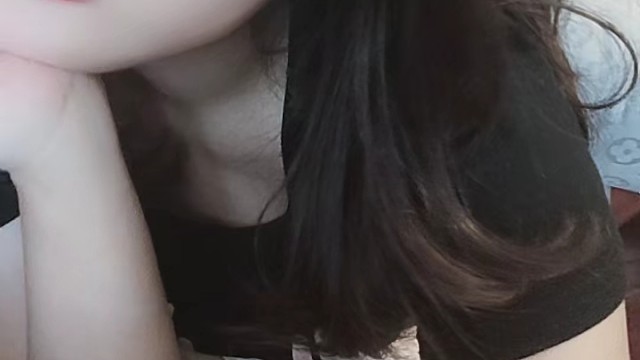 嘻嘻(ღ˘⌣˘ღ)