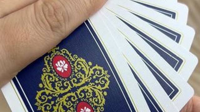 好用不贵，正品姚记掼蛋扑克2201， 专业比赛用牌俱乐部同款， 一条10副装， 好用不贵，性价比非常