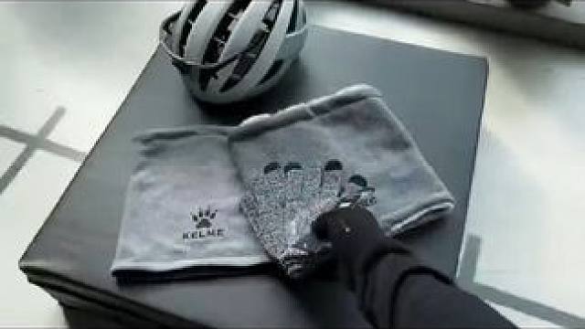 卡尔美多功能手套，防滑  可触屏 加厚保暖，这价格太划算了！#保暖手套#卡尔美 #触屏手套 #超便宜